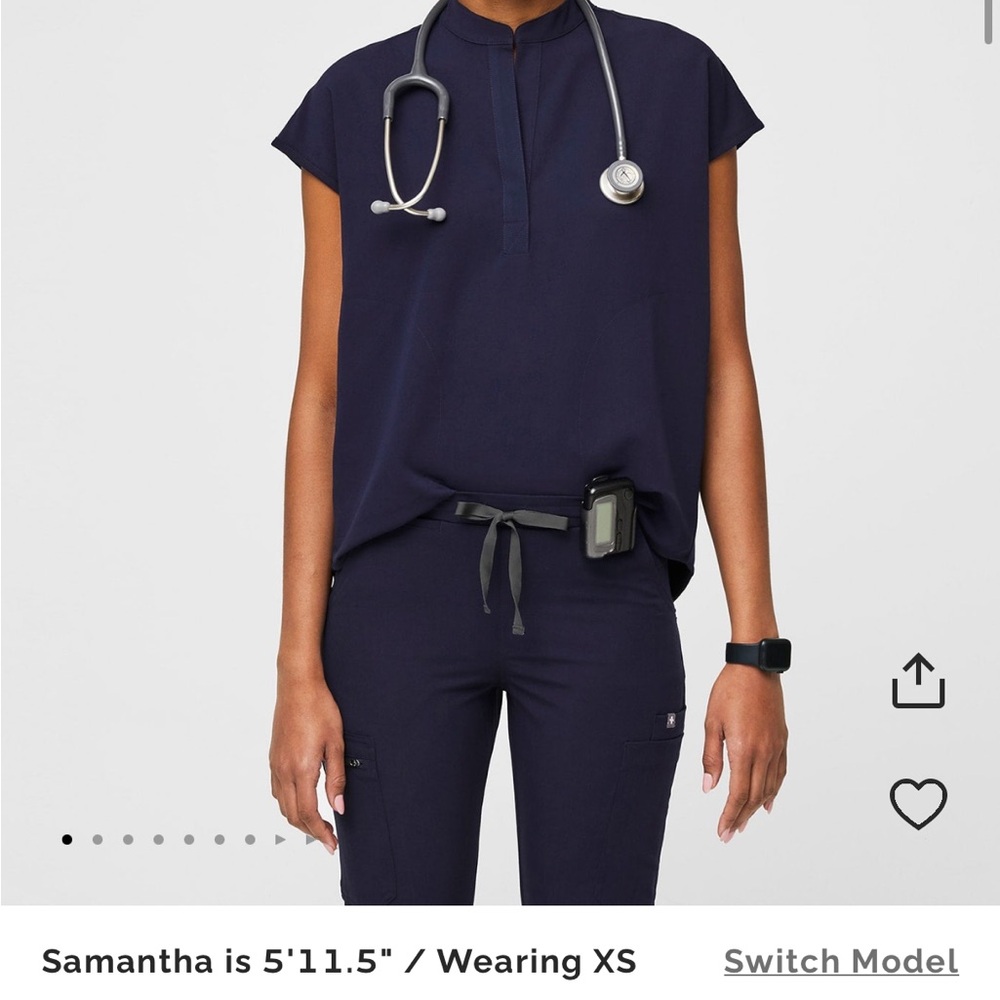 Navy Blue FIGS Scrubs Top Small